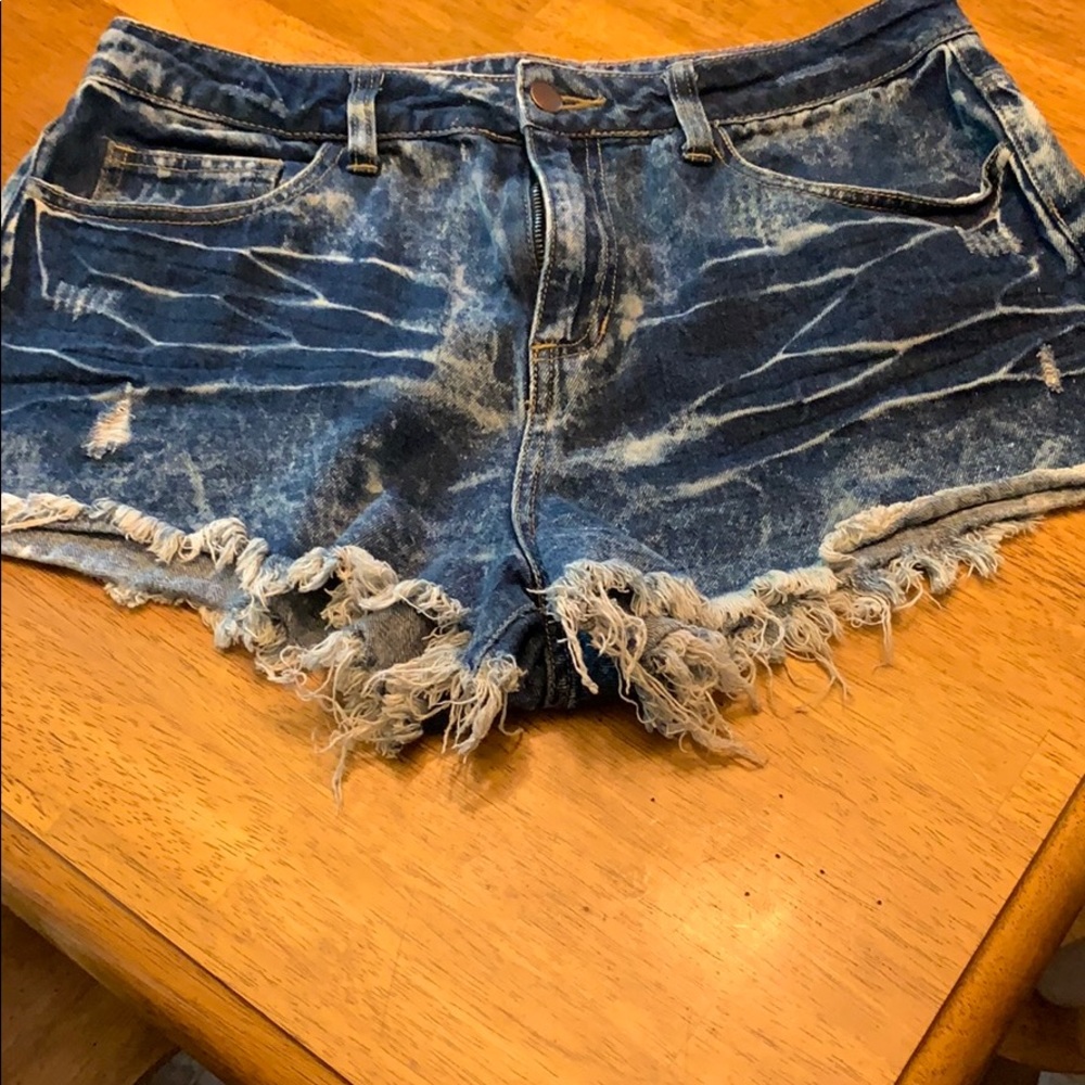 High waisted stone washed shorts